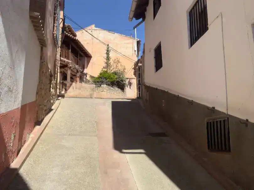 Vista exterior de Pis en venda en Gea de Albarracín amb Traster i Moblat