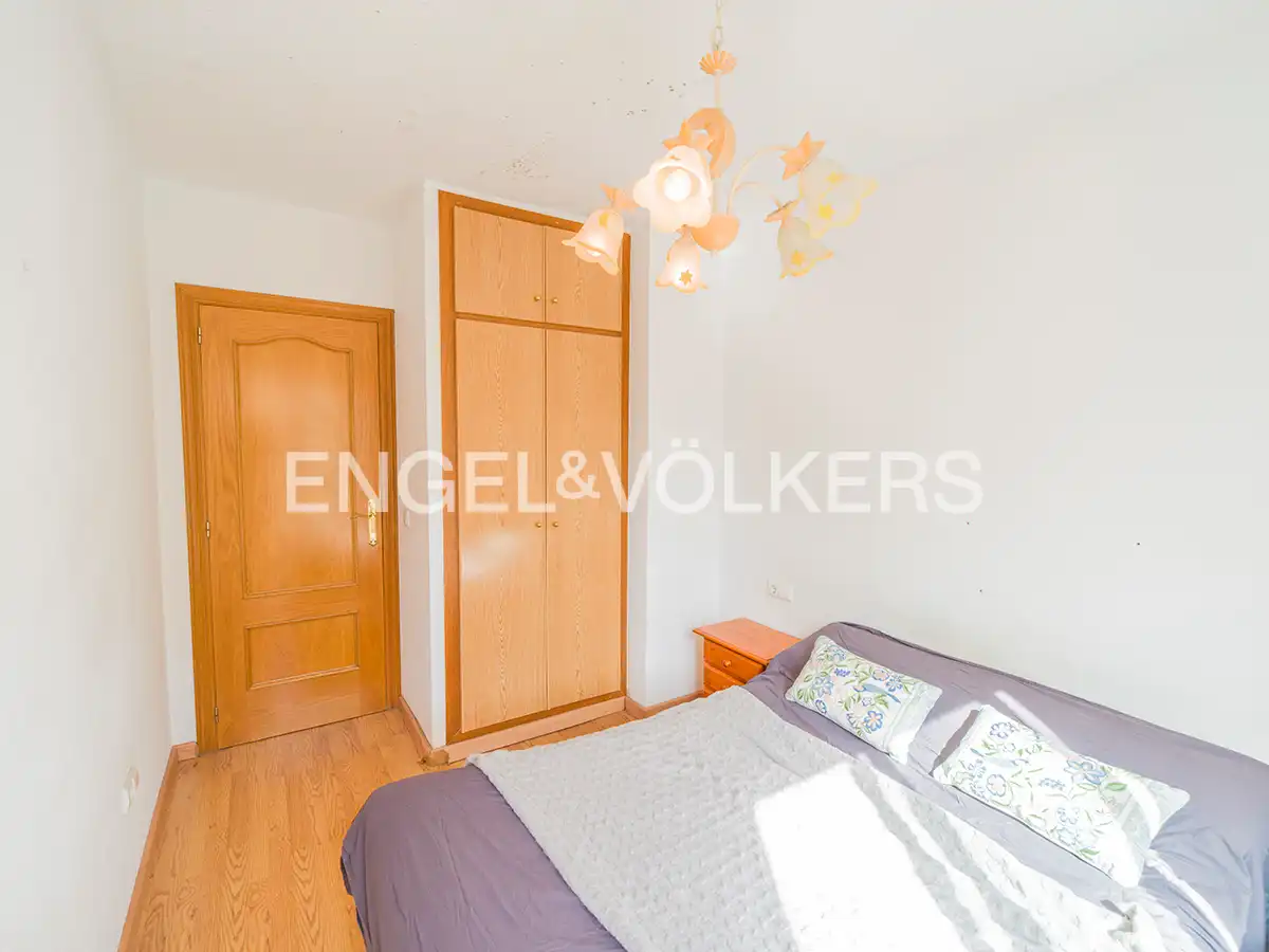 Habitación de Piso en venta en Alicante / Alacant con Aire acondicionado, Calefacción y Balcón