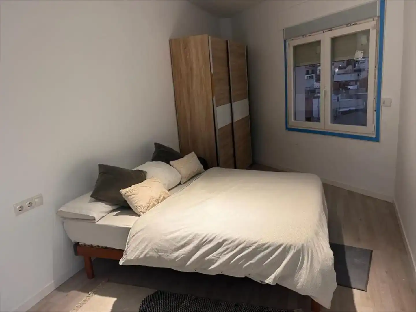Habitación de Casa adosada en venta en Terrassa con Aire acondicionado