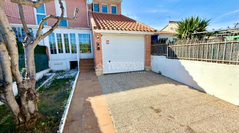 Foto 2 von Einfamilien-Reihenhaus zum Verkauf in Valdeaveruelo, Guadalajara