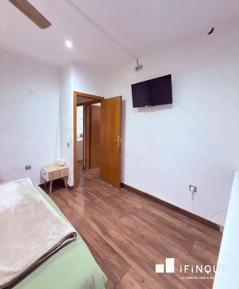 Dormitori de Casa o xalet en venda en Terrassa amb Terrassa i Internet
