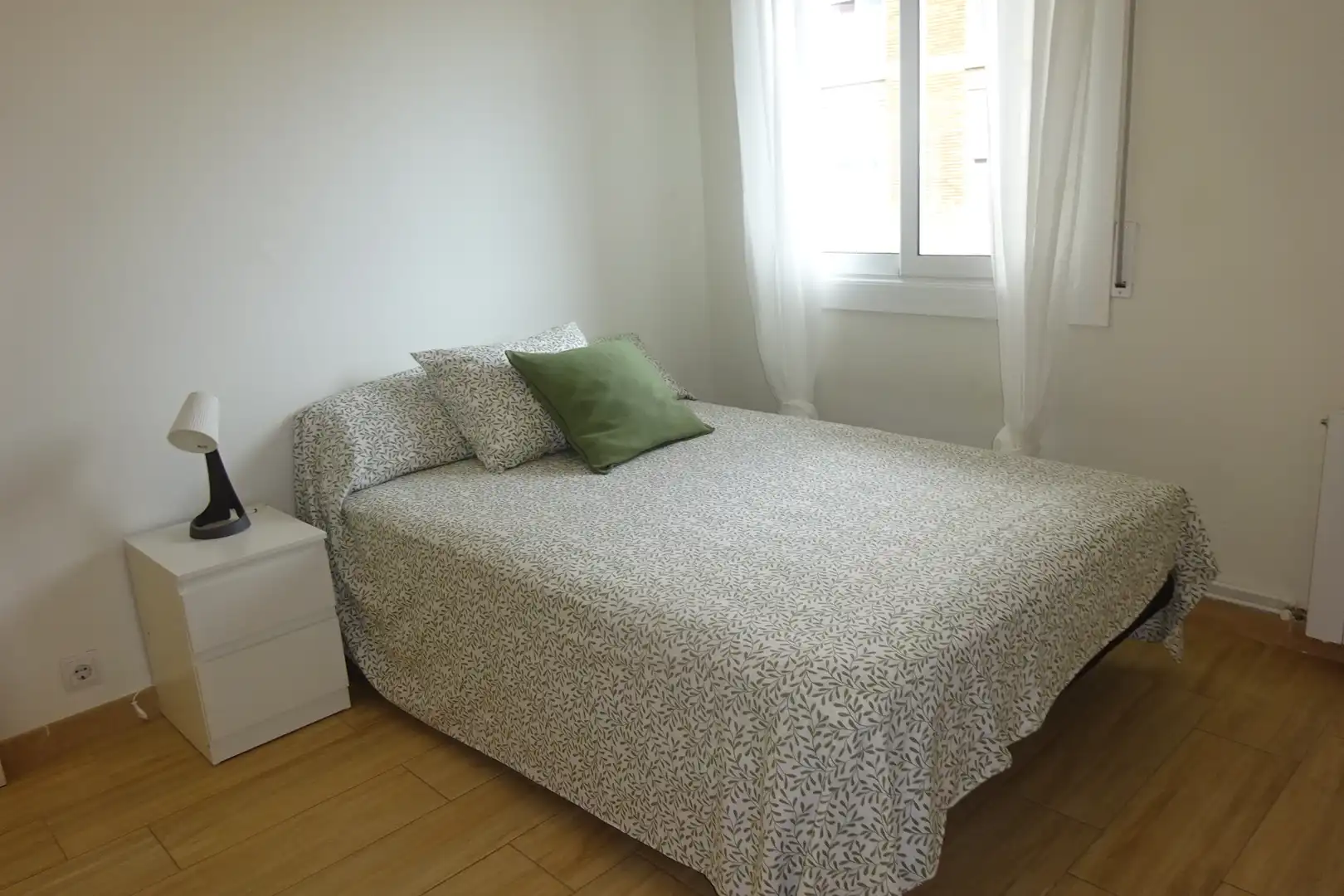 Flat for rent in Carrer de Bordeus, Barri de les Corts
