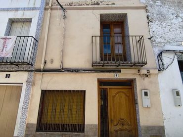 Casa amb balcó en venda a Artana