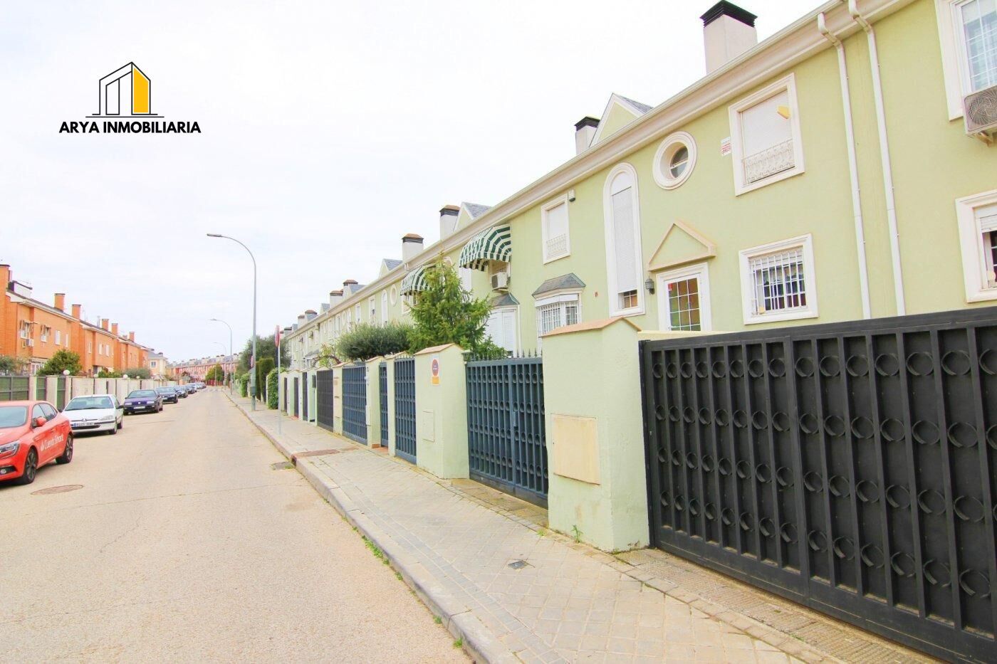 Exterior view of Single-family semi-detached for sale in Torrejón de Ardoz  with Heating, Private garden and Parquet flooring