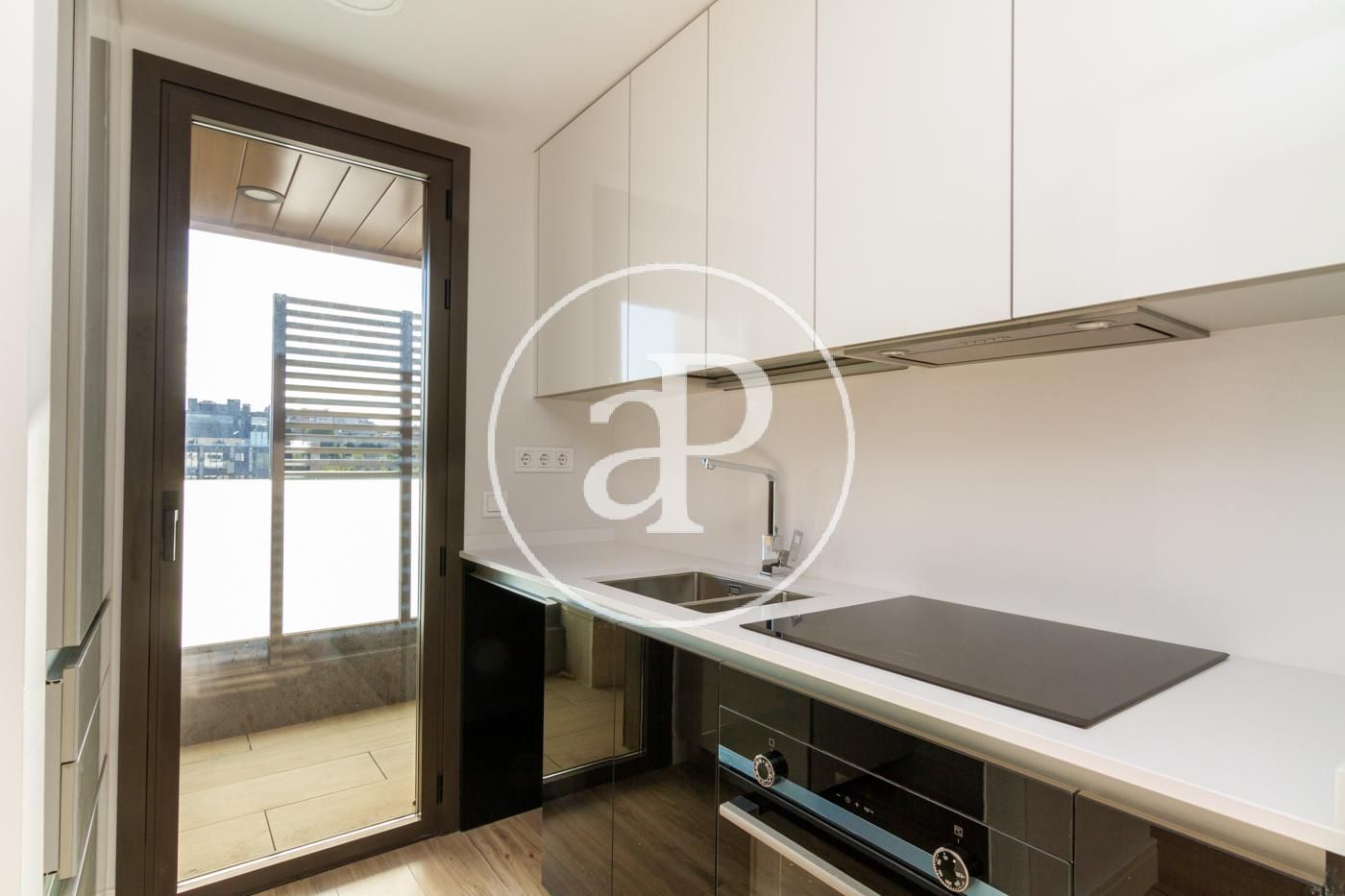 Kitchen of Flat to rent in  Madrid Capital  with Air Conditioner, Heating and Private garden