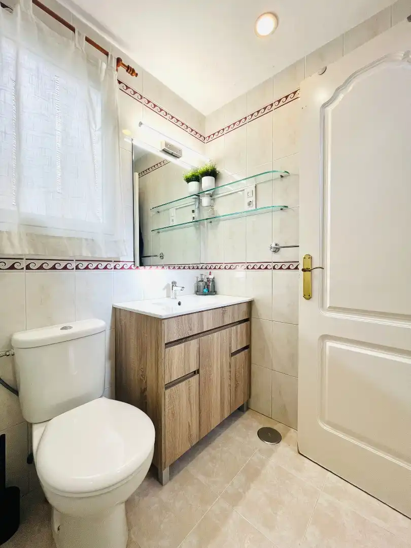 Baño de Piso en venta en Málaga con Aire acondicionado, Calefacción y Amueblado