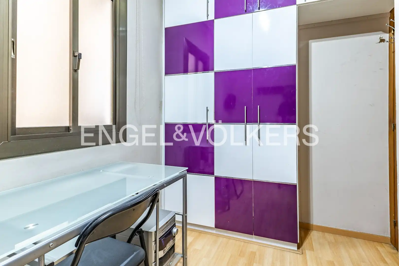 Schlafzimmer von Wohnung zum Verkauf in Barcelona mit Klimaanlage, Heizung und Privatgarten