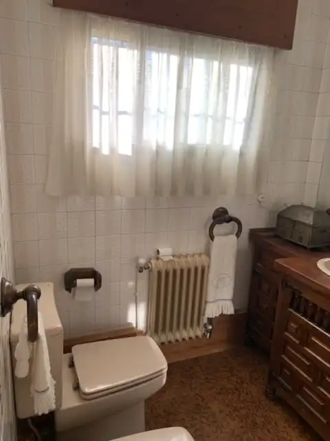 Baño de Casa o chalet en venta en La Adrada  con Calefacción, Jardín privado y Trastero