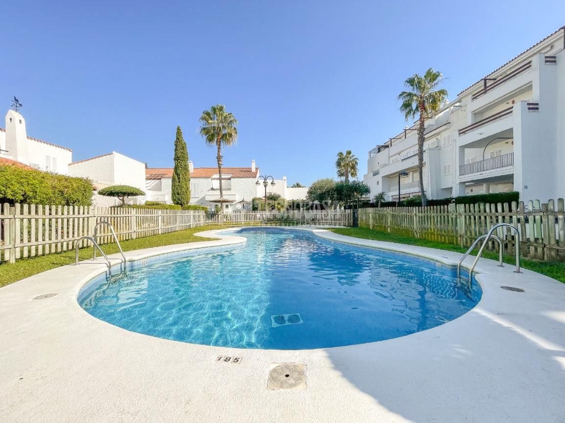 Jardí de Dúplex en venda en Rota amb Aire condicionat, Terrassa i Internet