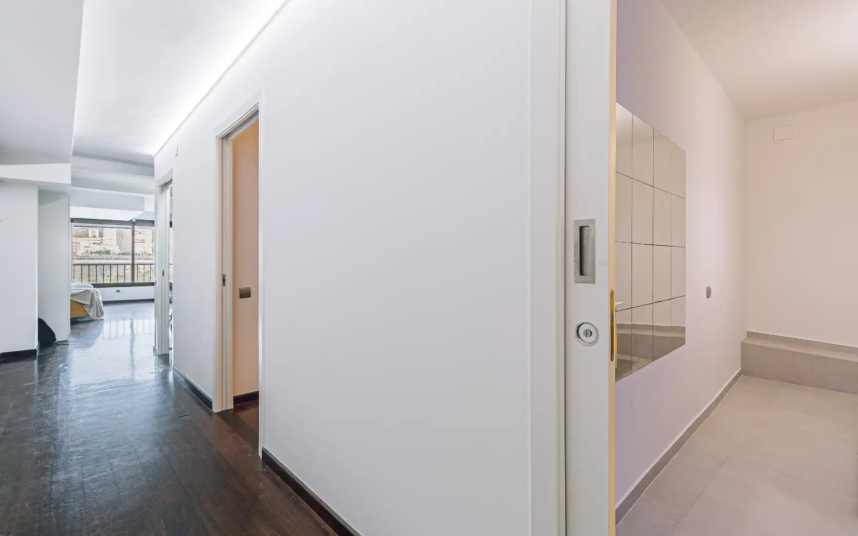 Wohnung zum Verkauf in Barcelona mit Klimaanlage, Heizung und Möbliert