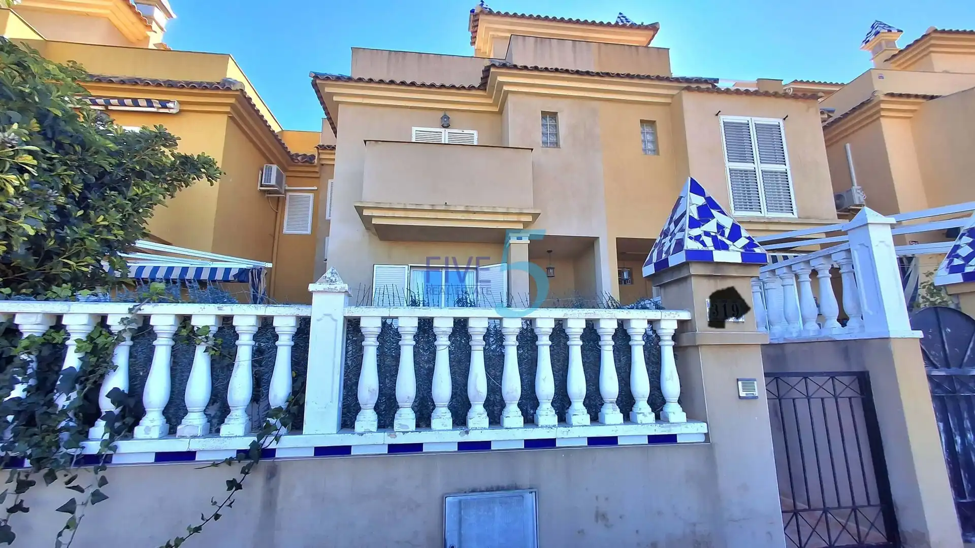 Adossat amb terrassa en venda a Gran Alacant