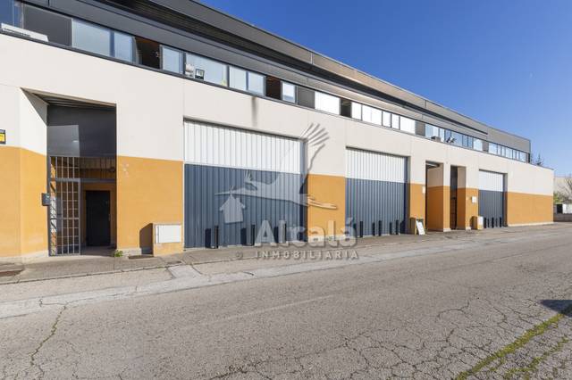 Nave industrial en Venta en Camarma de Esteruelas
