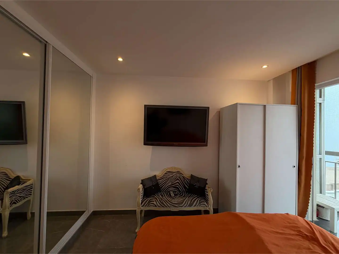Habitación de Piso en venta en Fuengirola con Terraza, Amueblado y Piscina comunitaria