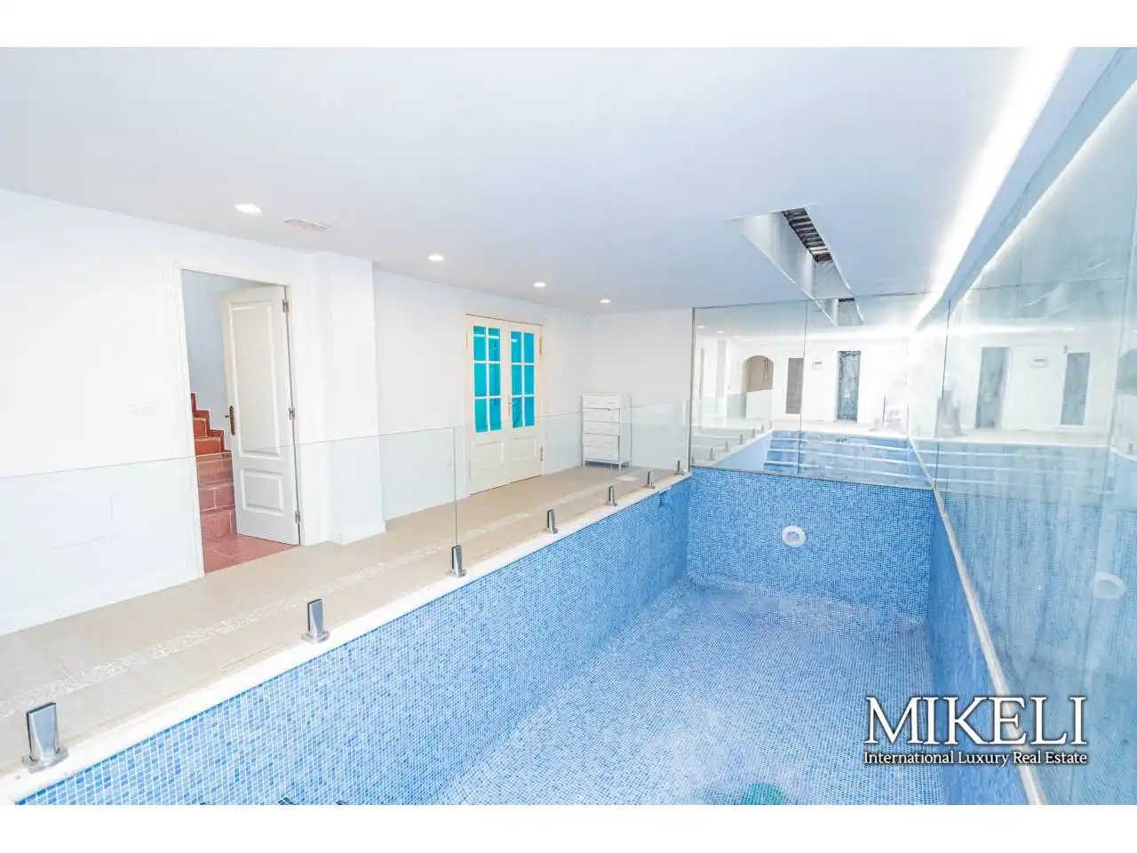 Piscina de Casa o xalet en venda en Piélagos amb Calefacció, Jardí privat i Parquet