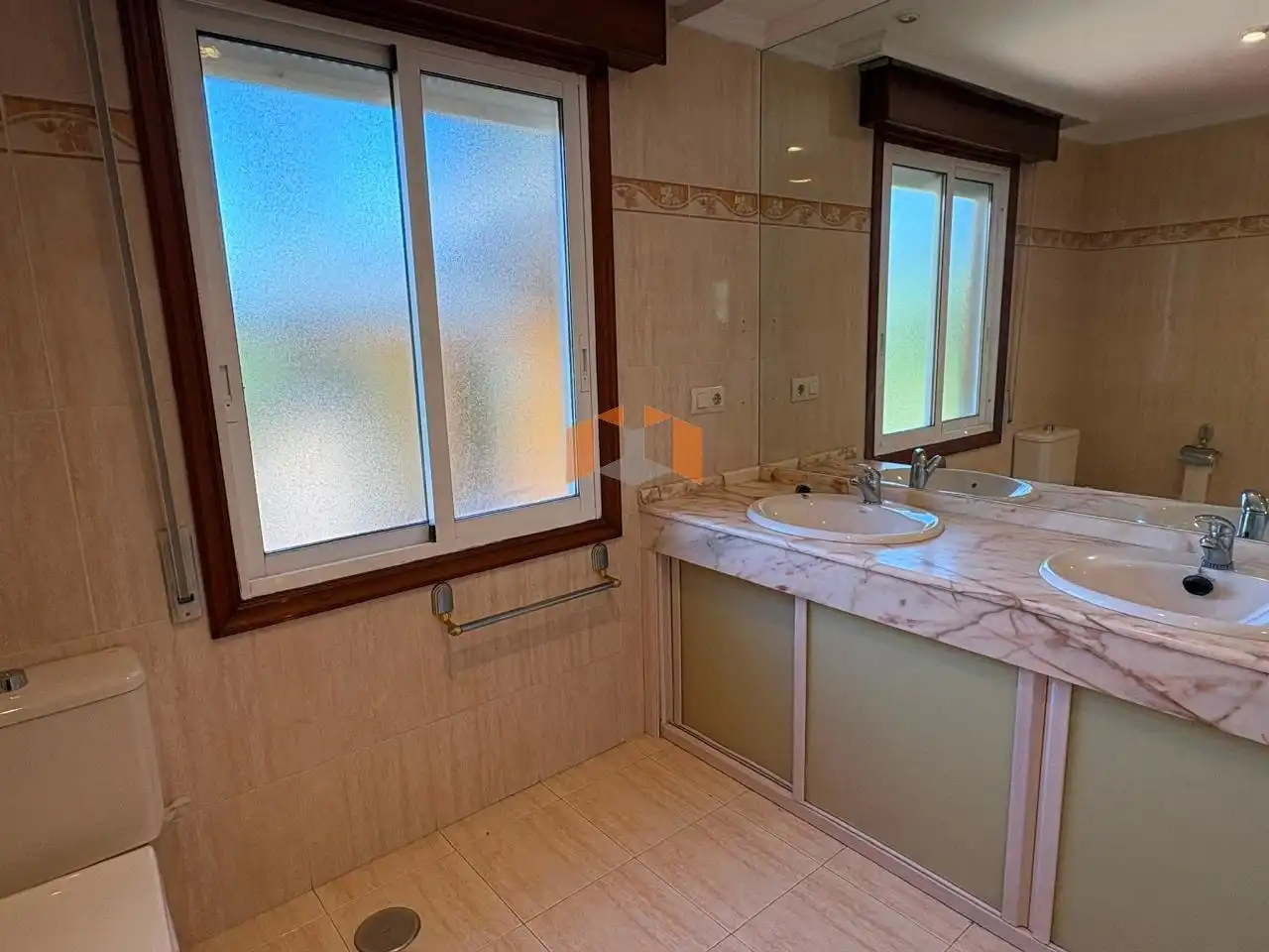 Baño de Casa o chalet en venta en Vigo  con Calefacción, Jardín privado y Parquet