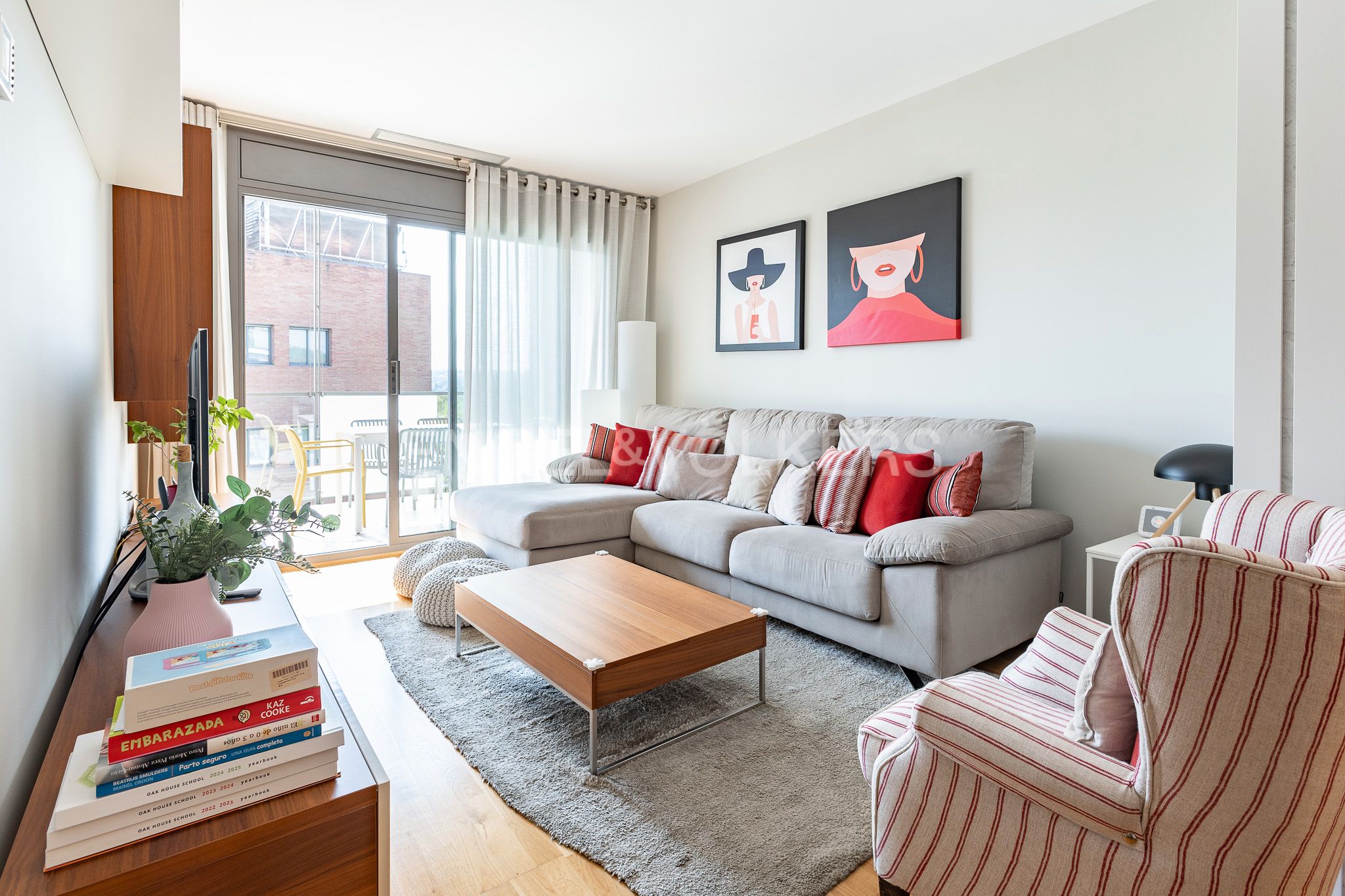 Living room of Apartment for sale in Sant Cugat del Vallès  with Heating, Private garden and Parquet flooring