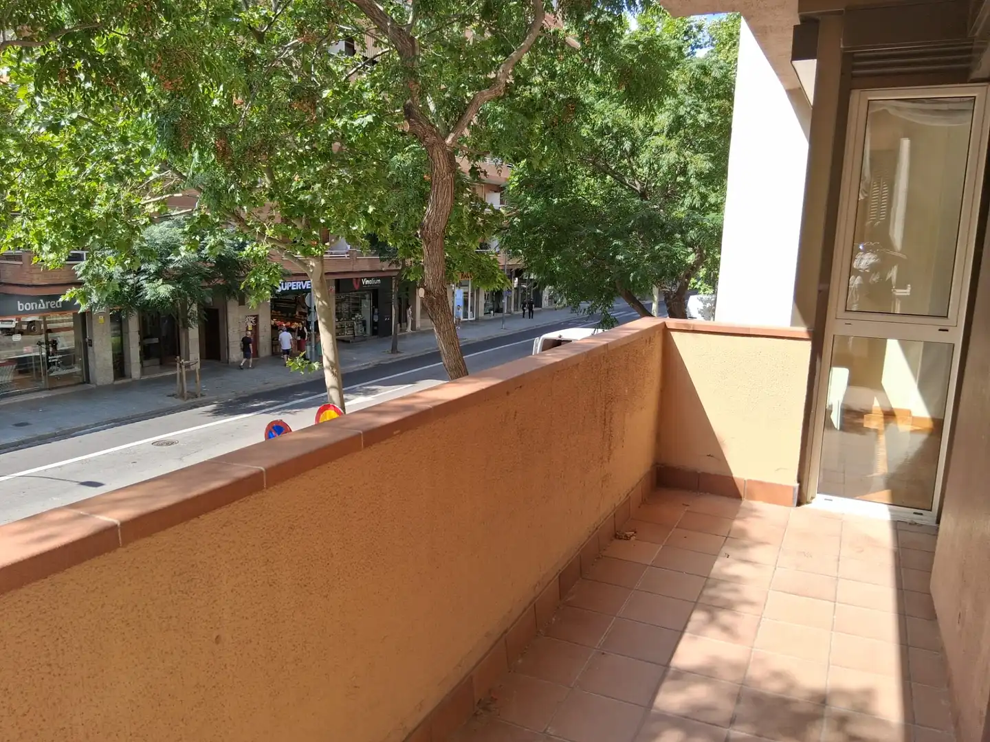 Außenansicht von Wohnung zum Verkauf in Sabadell mit Heizung, Parkett und Ofen