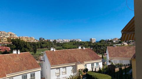 Foto 2 de Casa adosada en venda a Nueva Torrequebrada, Málaga