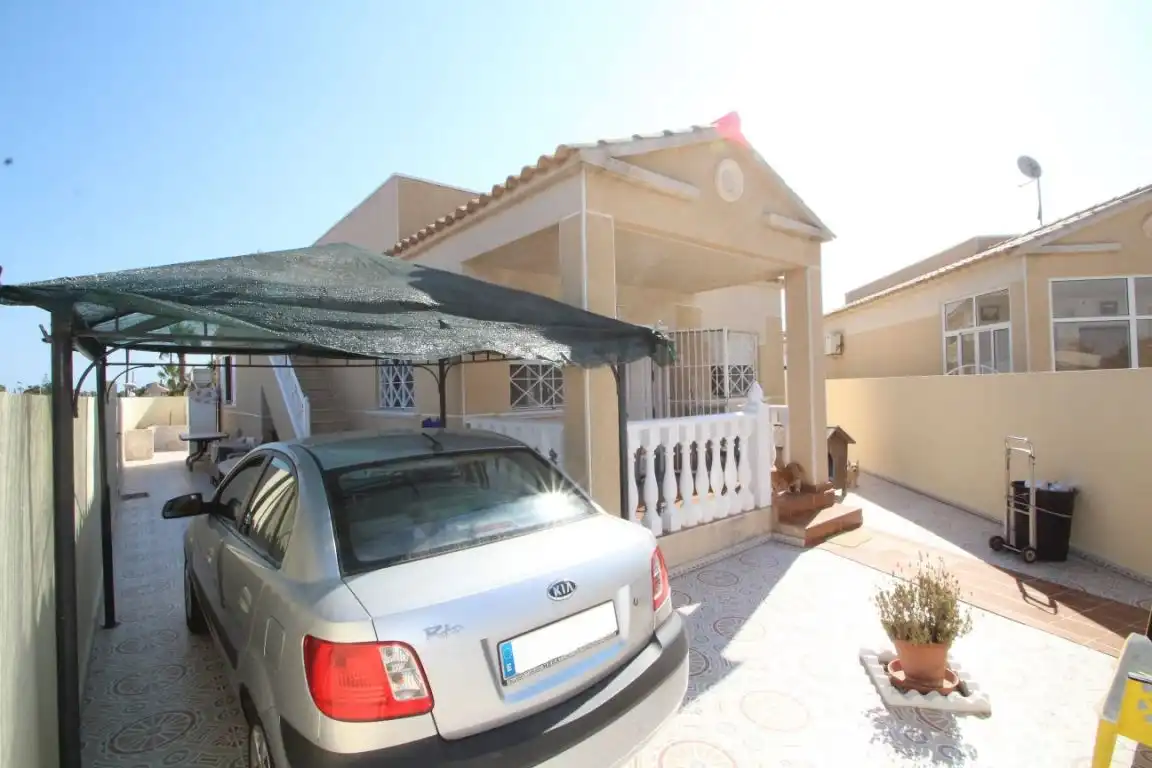 Chalet con piscina en venta en Avenida de las urracas, imagen 5