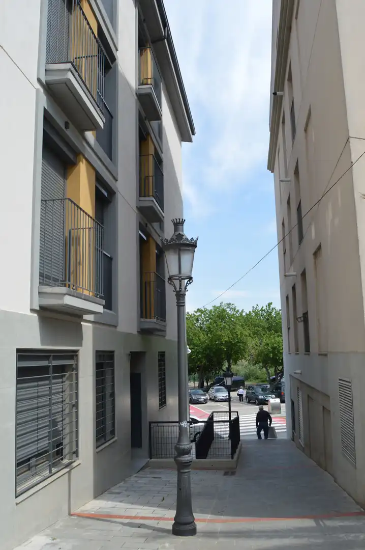Vista exterior de Piso de alquiler en Martorell con Parquet, Horno y Balcón