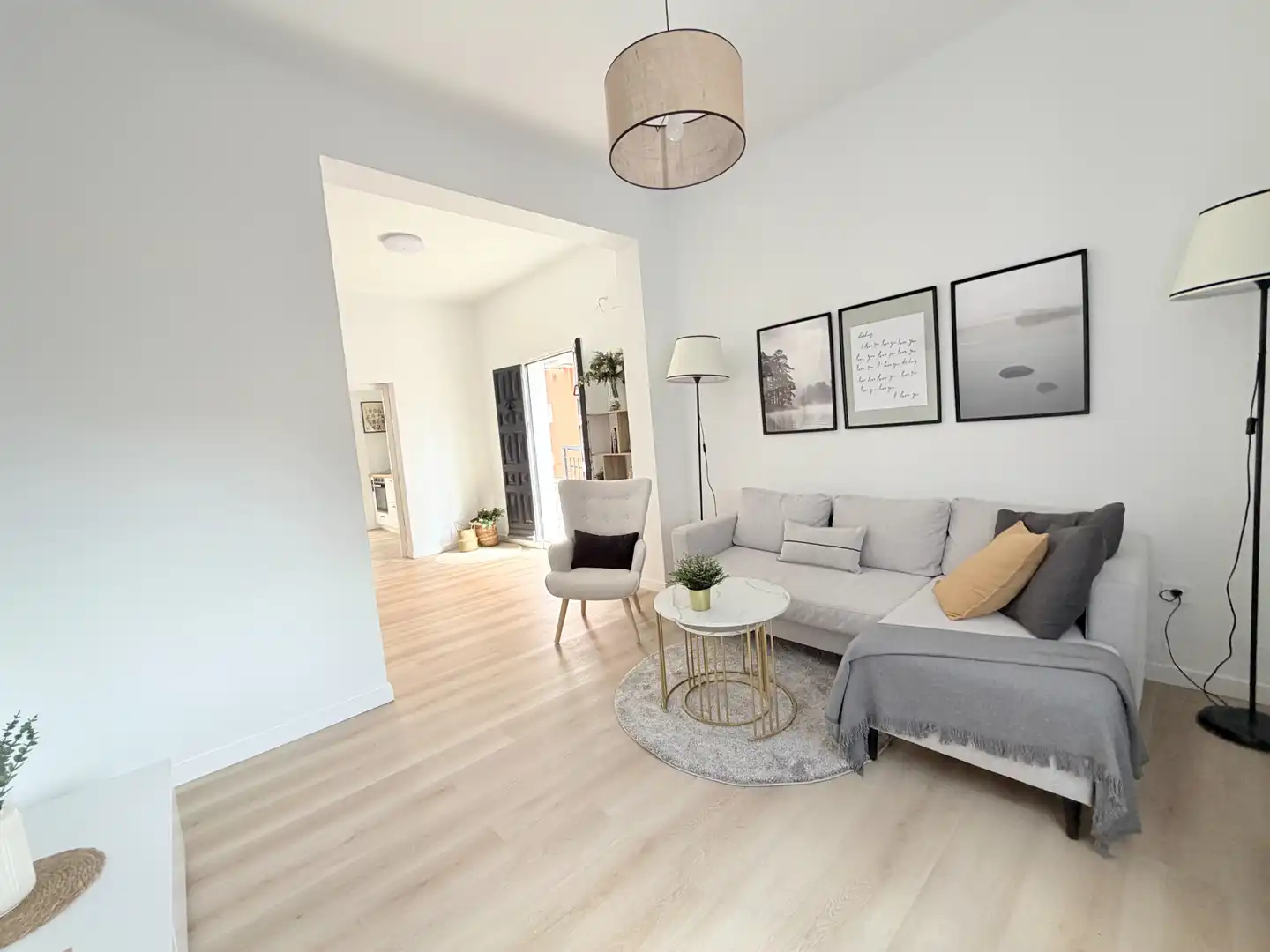 Sala de estar de Casa o chalet en venta en Bormujos con Parquet y Terraza