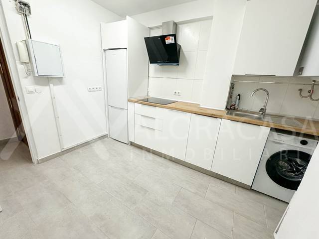 Piso en Alquiler en Parque Ayala - Jardín de la Abadía - Huelín