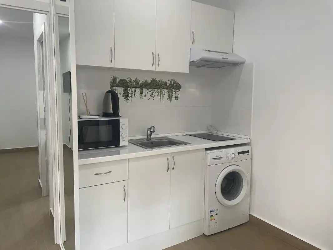 Cuina de Local de lloguer en  Madrid Capital amb Calefacció i Terrassa