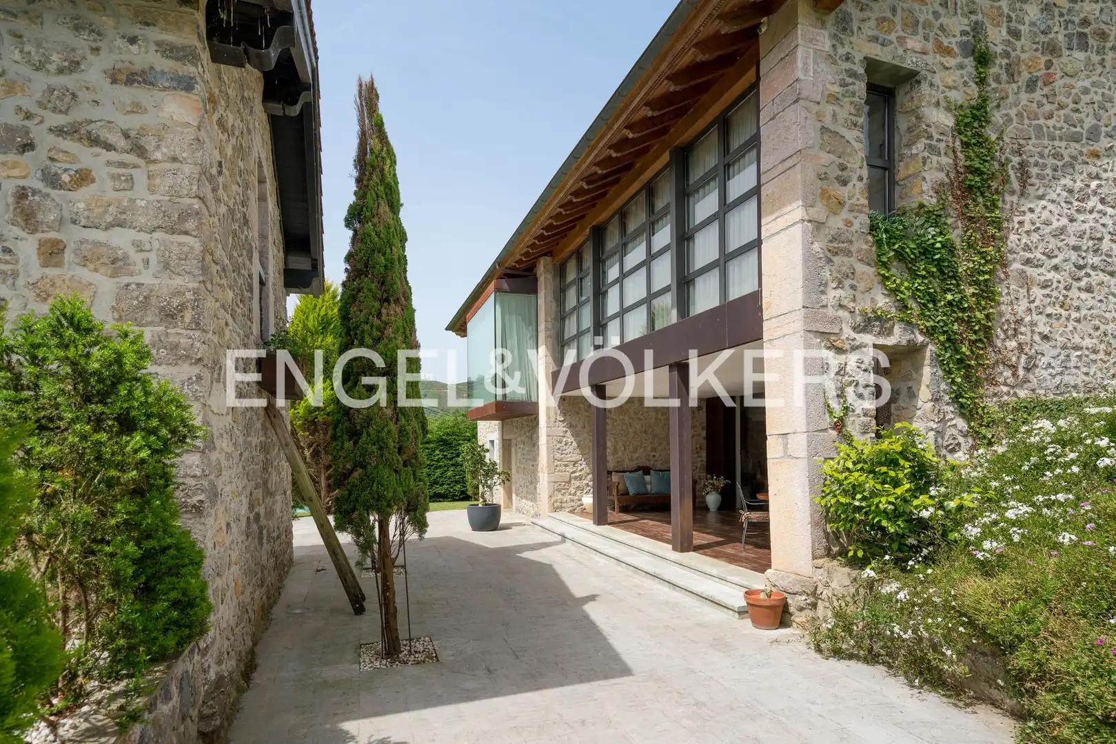 Vista exterior de Casa o chalet en venta en Cangas de Onís con Calefacción, Jardín privado y Terraza