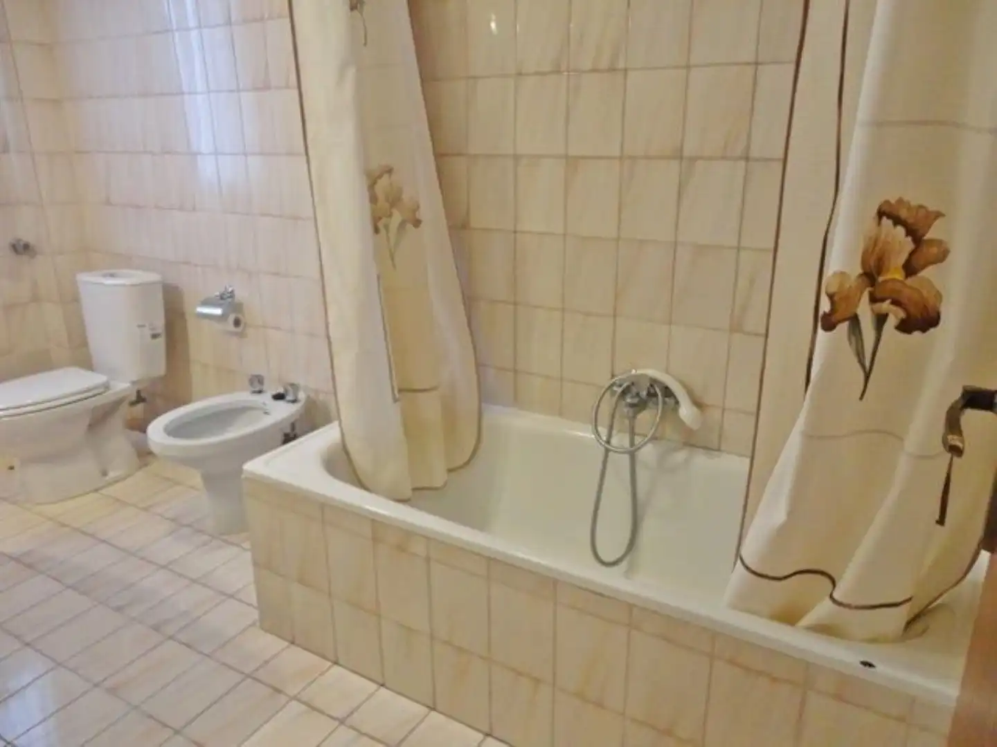 Bathroom of Houses for sale in Salas de los Infantes  with Heating and Private garden