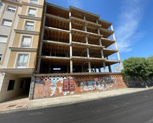 Vista exterior de Edifici en venda en Coria