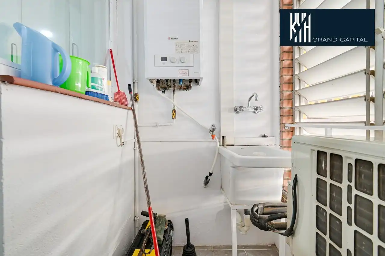 Bany de Pis en venda en Salt amb Aire condicionat, Calefacció i Balcó