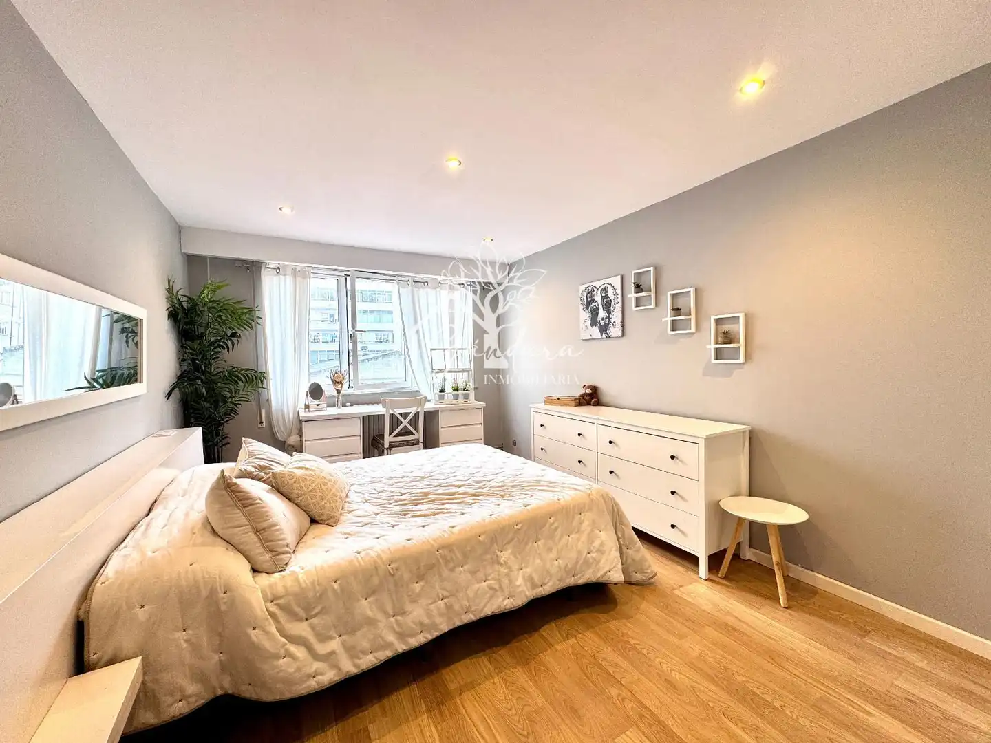 Schlafzimmer von Wohnung zum Verkauf in Ferrol mit Heizung, Parkett und Terrasse