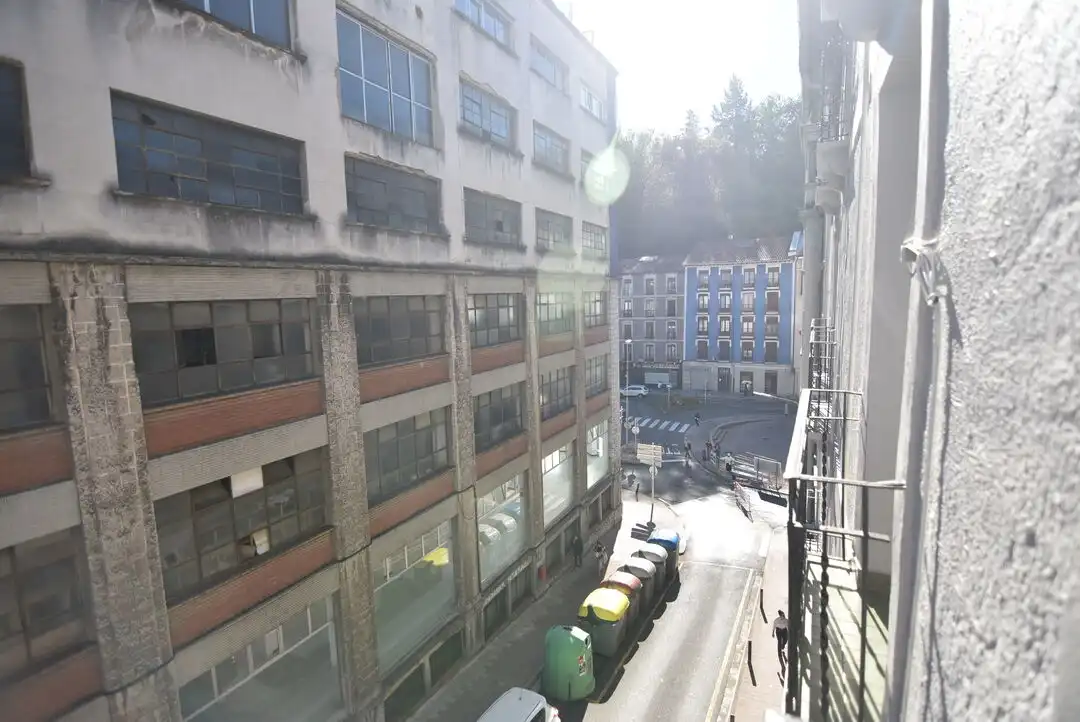 Vista exterior de Pis en venda en Eibar, Gipuzkoa