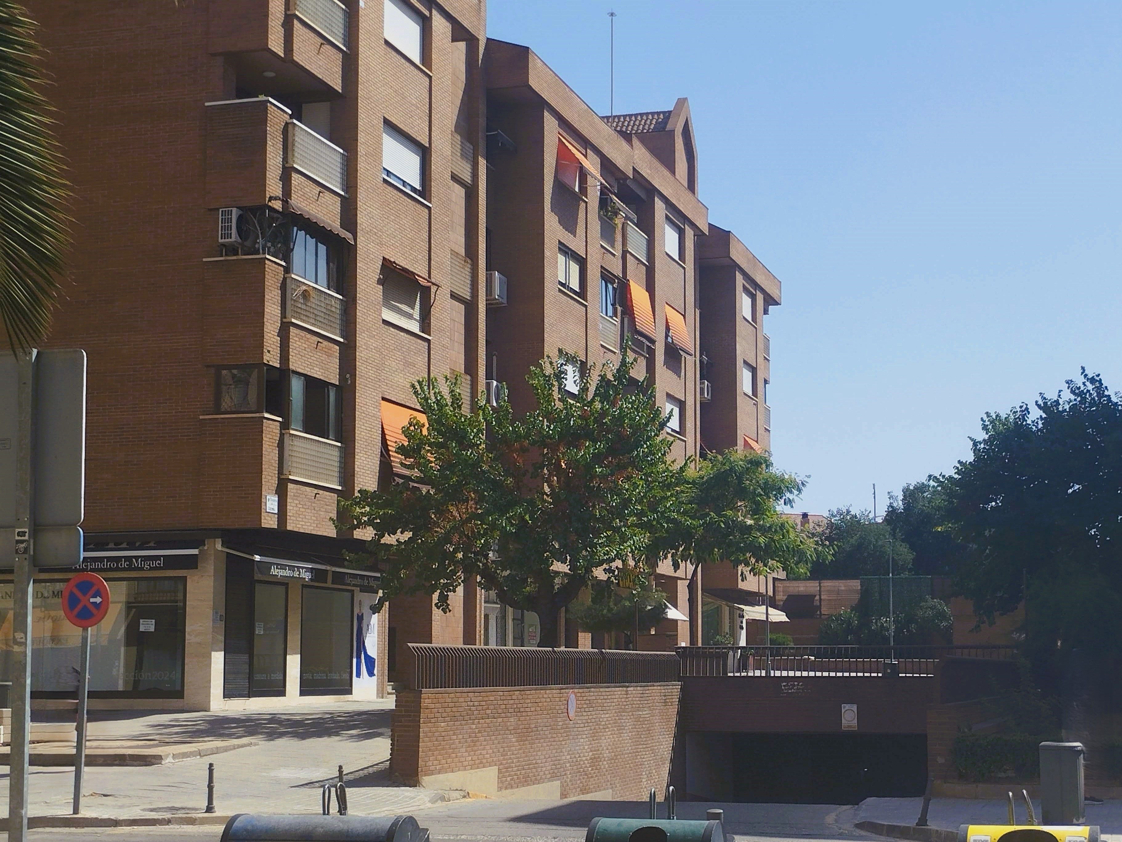 Vista exterior de Garatge en venda en  Toledo Capital