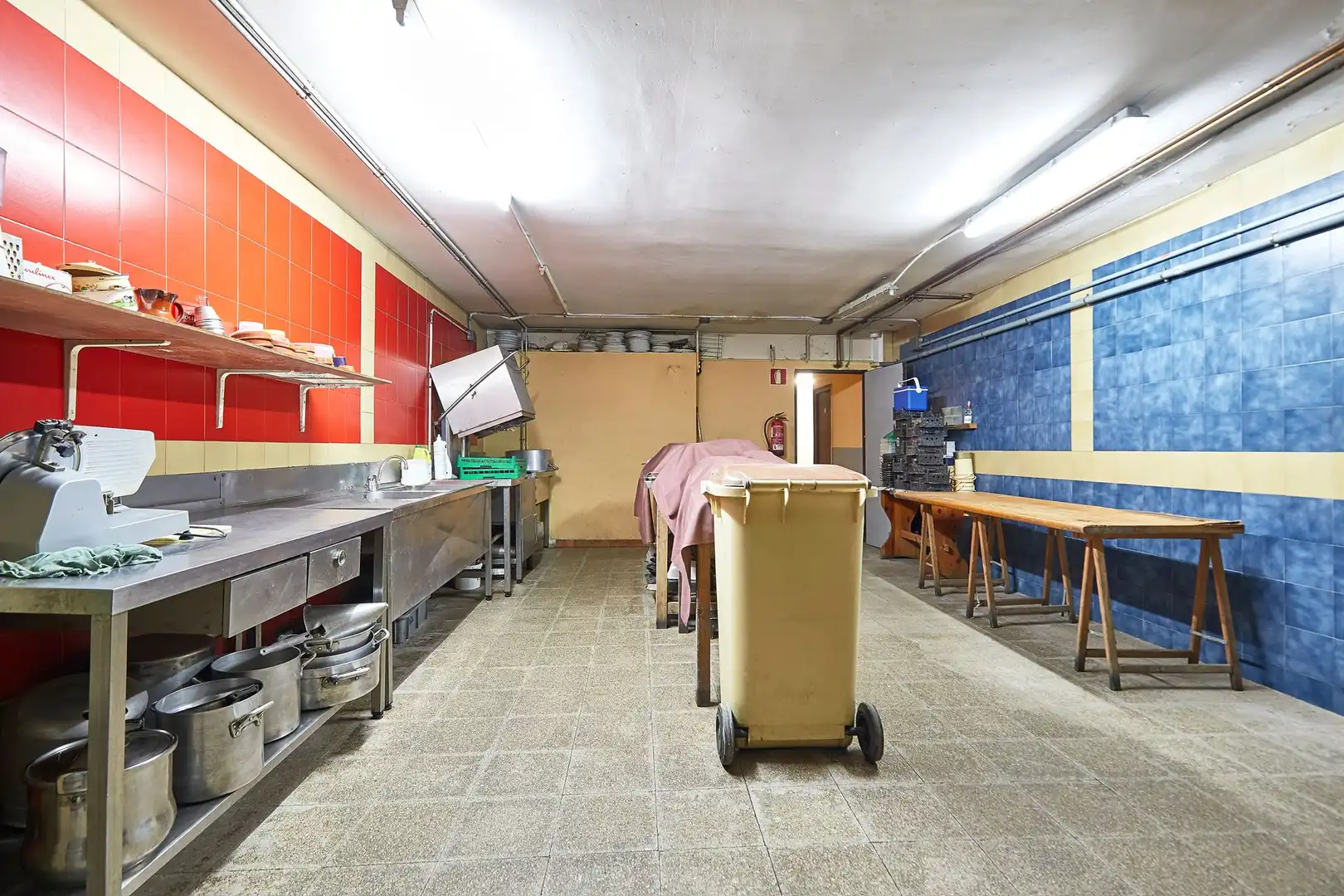 Cuina de Local en venda en Castell d'Aro, Platja d'Aro i s'Agaró amb Terrassa