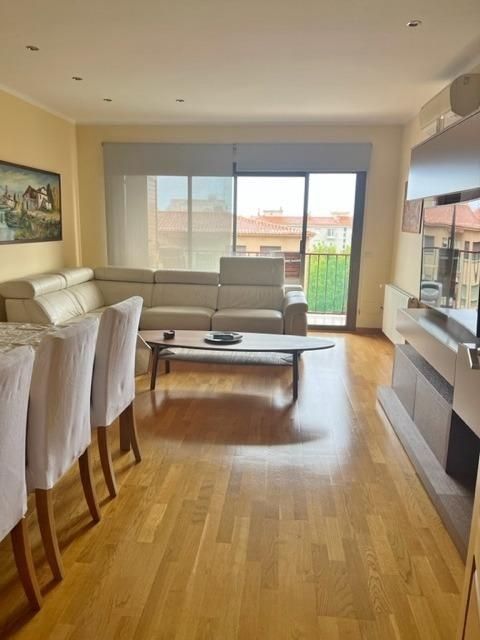 Flat for sale in  d'Amèrica, El Palau - Escorxador