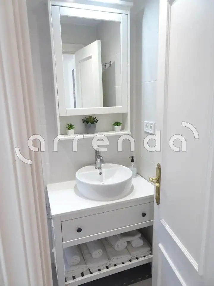 Baño de Piso de alquiler en Santander con Calefacción y Amueblado