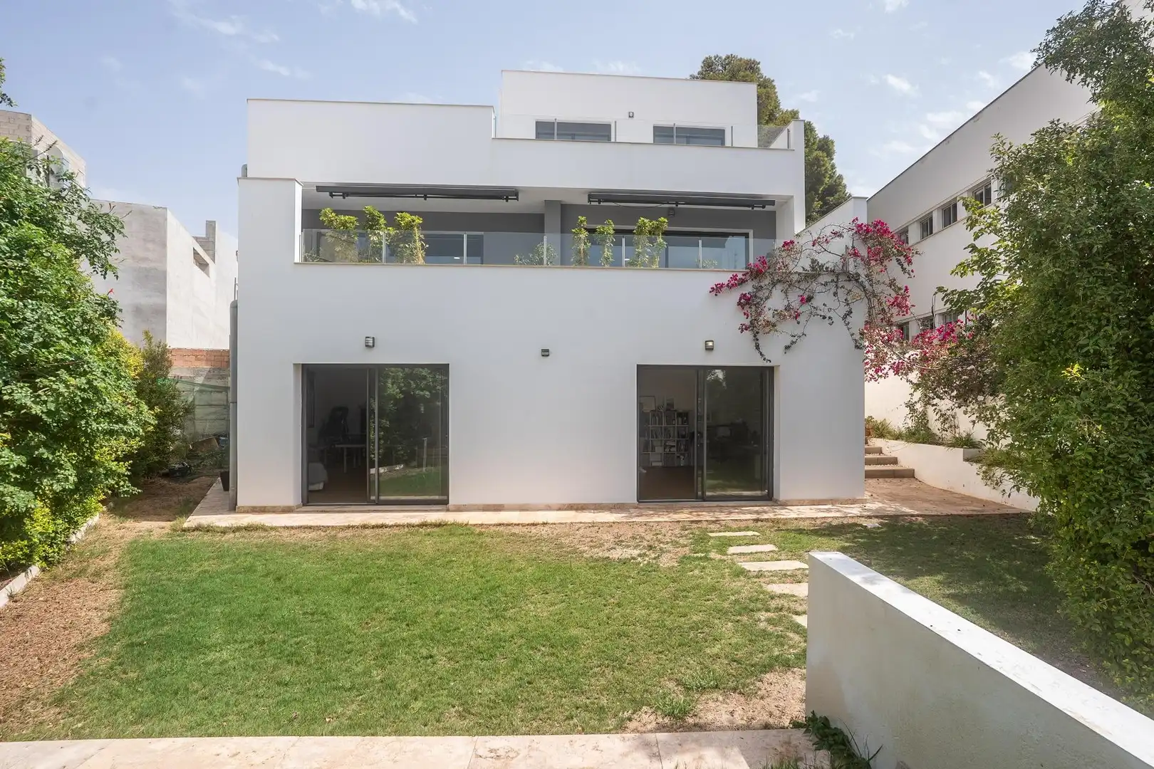 Vista exterior de Casa o chalet en venta en Almería con Aire acondicionado, Jardín privado y Terraza