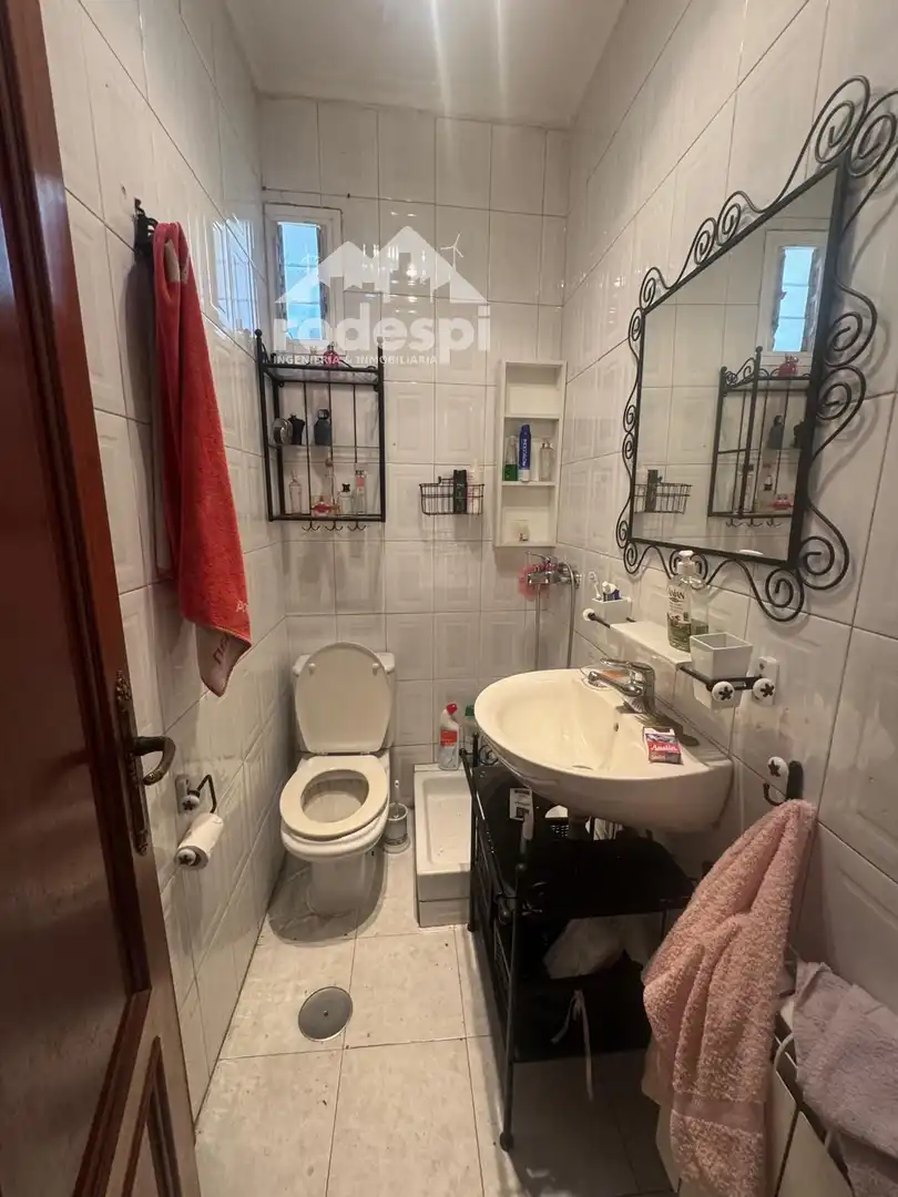 Bany de Casa o xalet en venda en Ponteareas amb Calefacció, Traster i Piscina