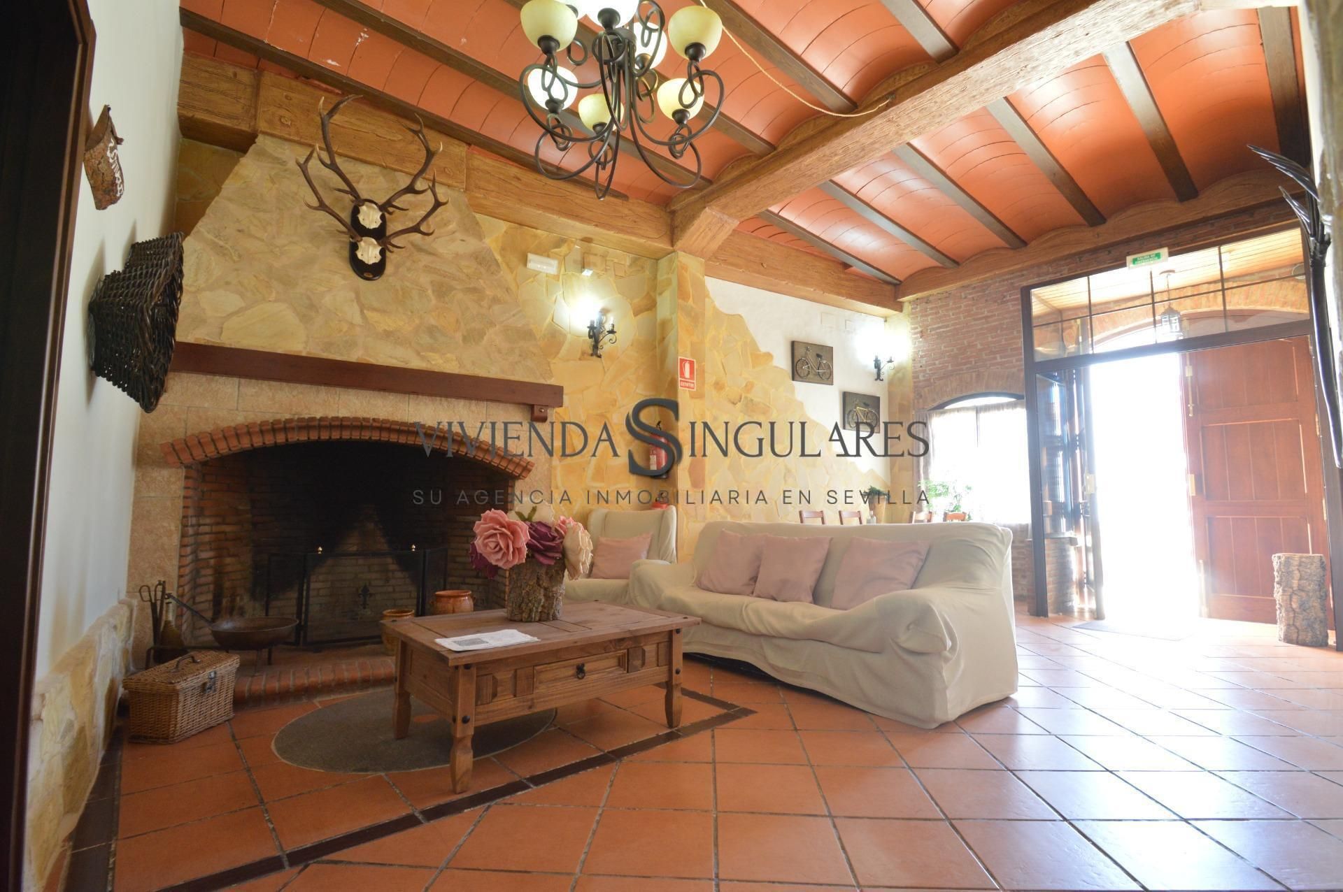Sala d'estar de Finca rústica en venda en Arroyomolinos de León amb Aire condicionat, Terrassa i Balcó