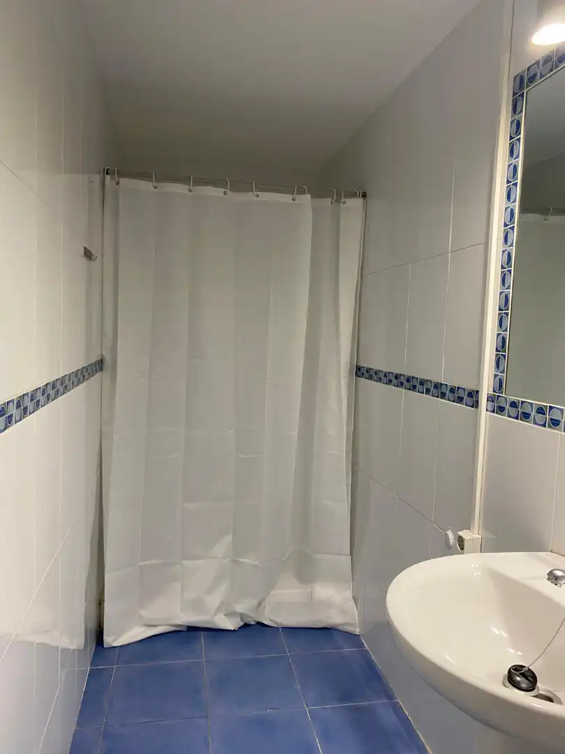 Baño de Apartamento de alquiler en Córdoba con Calefacción, Amueblado y Lavadora