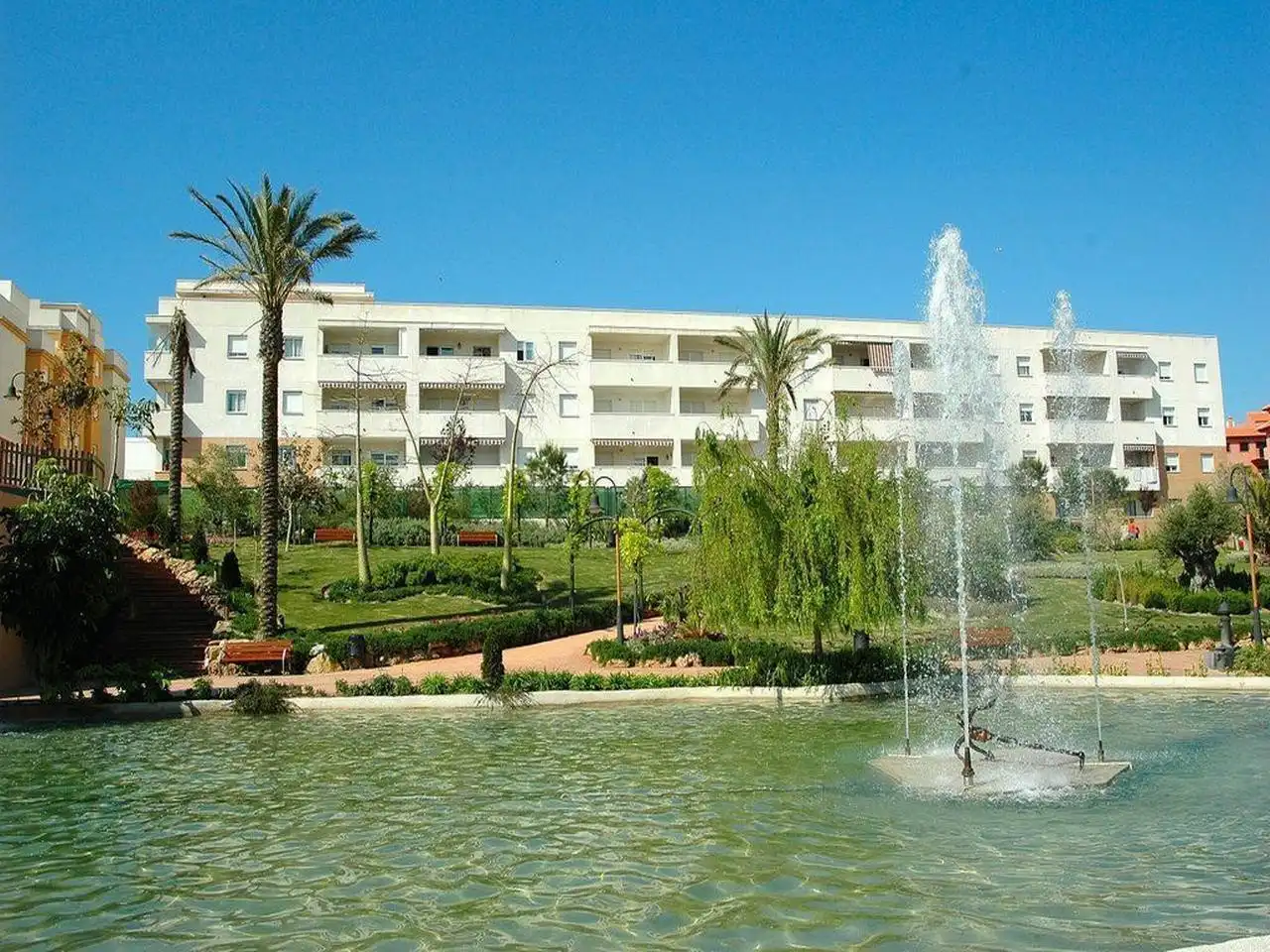 Exterior view of Apartments for sale in Estepona  with Swimming Pool and Community pool