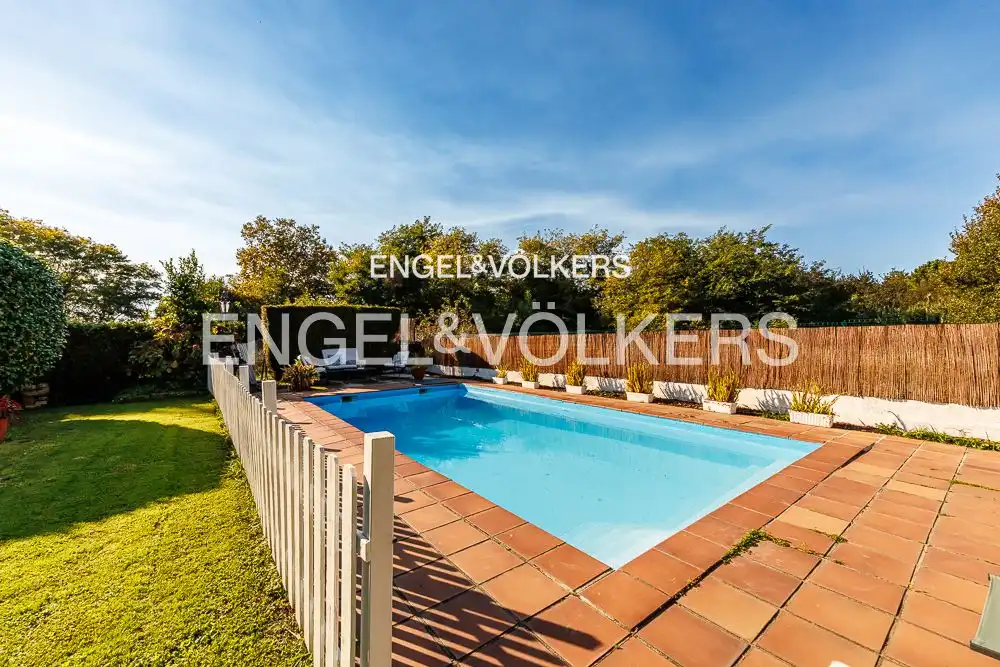 Swimming pool of Houses for sale in Vigo   with Heating, Private garden and Terrace