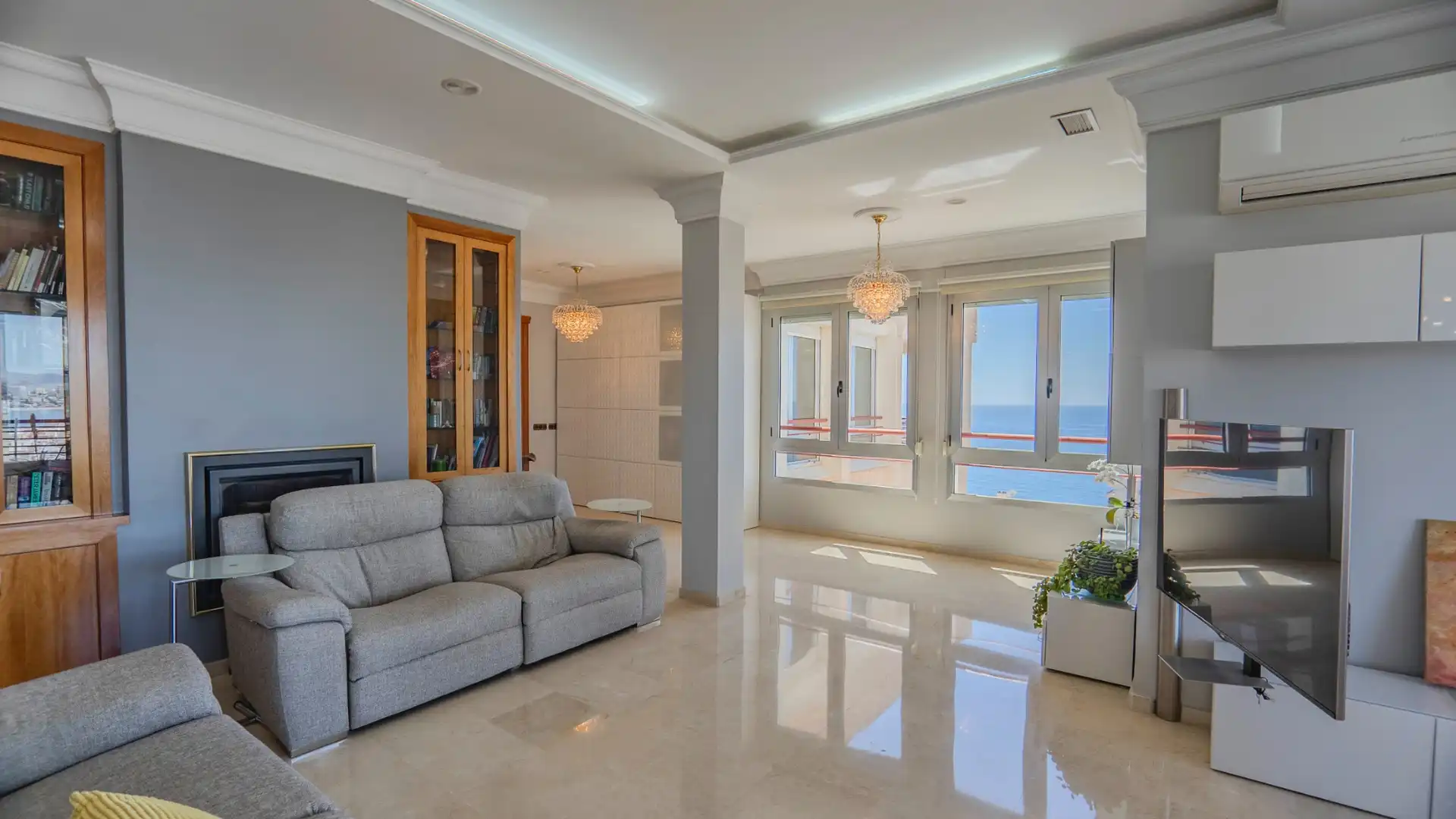 Sala d'estar de Àtic en venda en Benidorm amb Piscina, Moblat i Jacuzzi