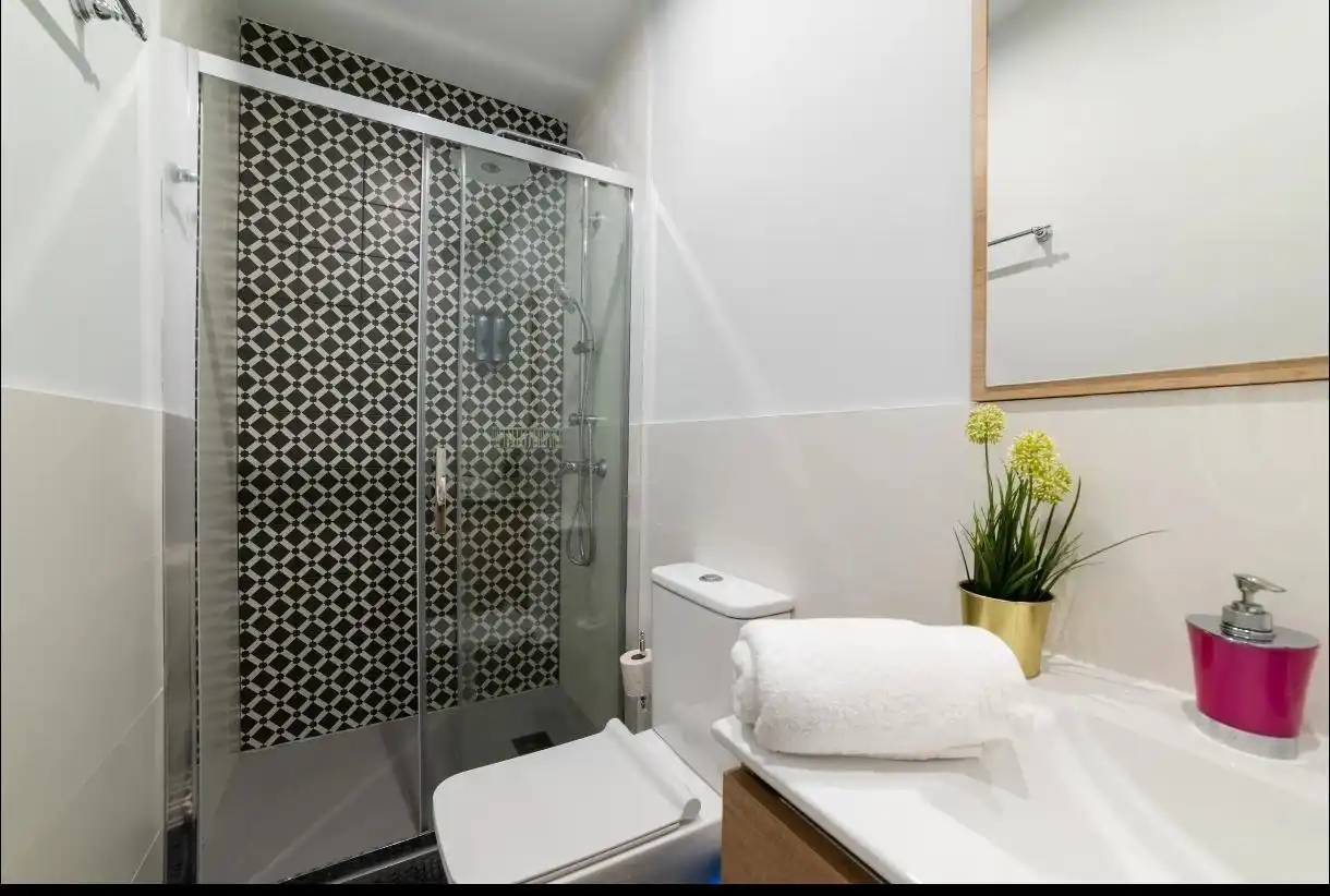 Baño de Apartamento en venta en Madrid con Aire acondicionado, Calefacción y Trastero