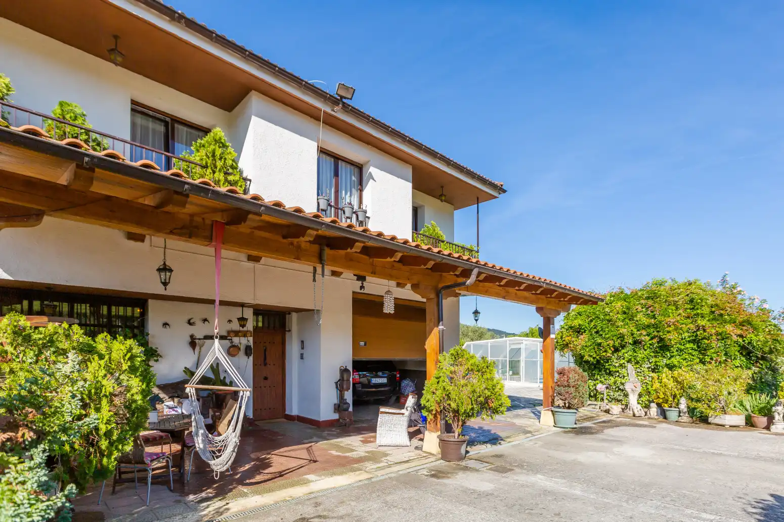 Vista exterior de Casa adosada en venda en Ezcabarte amb Calefacció, Jardí privat i Parquet