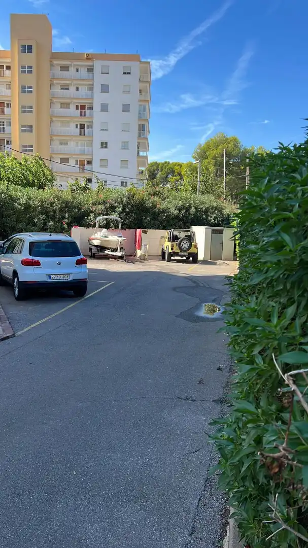 Aparcament de Apartament en venda en Benicasim / Benicàssim amb Parquet, Moblat i Rentadora