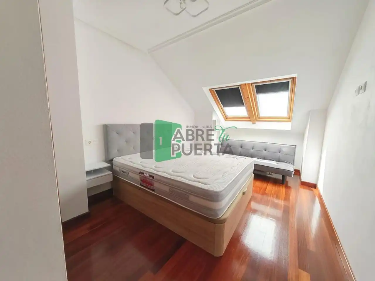 Schlafzimmer von Dachboden zum Verkauf in O Carballiño   mit Heizung und Parkett