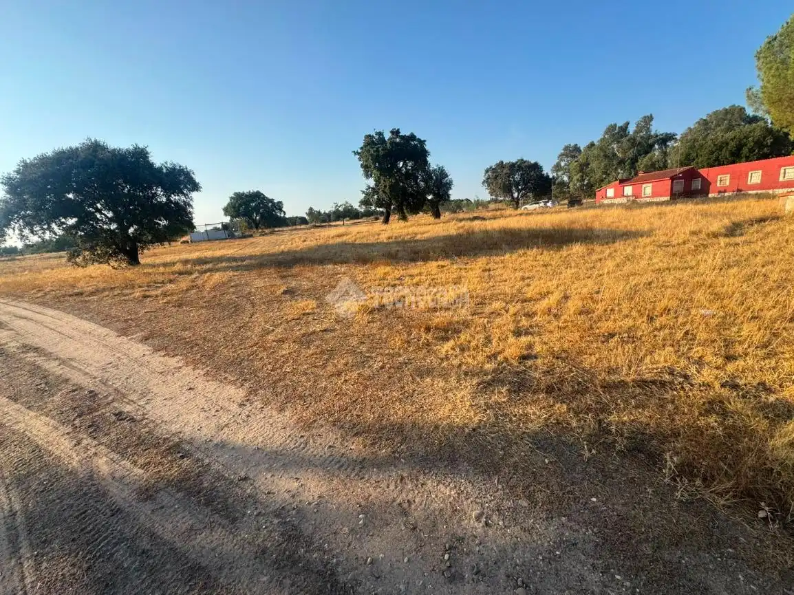 Finca rústica en venda en Badajoz amb Traster i Moblat
