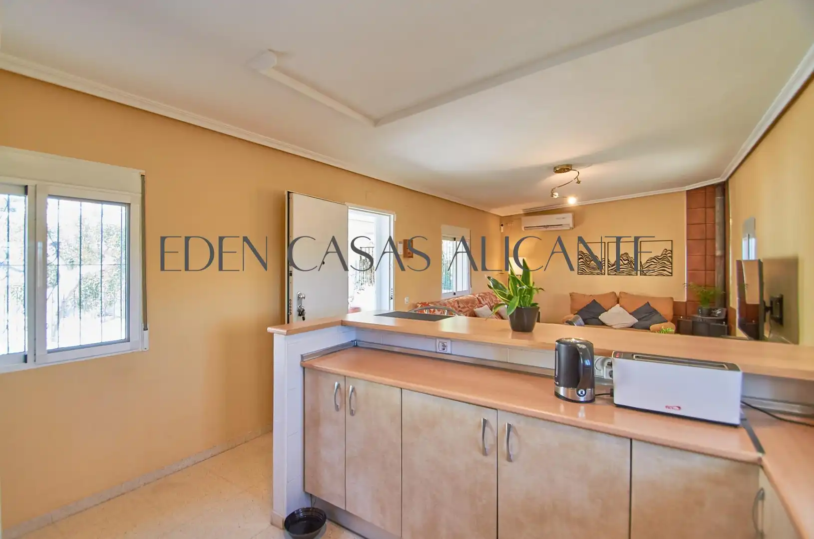 Cuina de Casa o xalet en venda en Alicante / Alacant amb Aire condicionat, Jardí privat i Terrassa